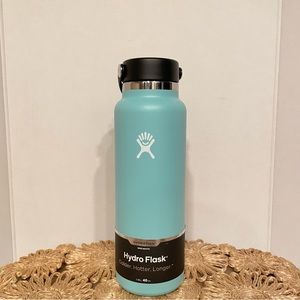 NWT 40 oz. Wide Mouth Hydro Flask Bottle Alpine